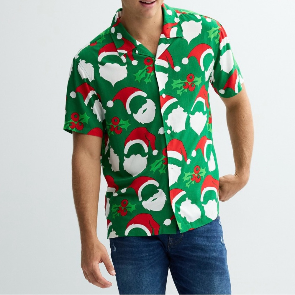 Men’s Santa & Mistletoe, Short Sleeve, Button Down, Rayon Shirt. 
Sz XL
NWT